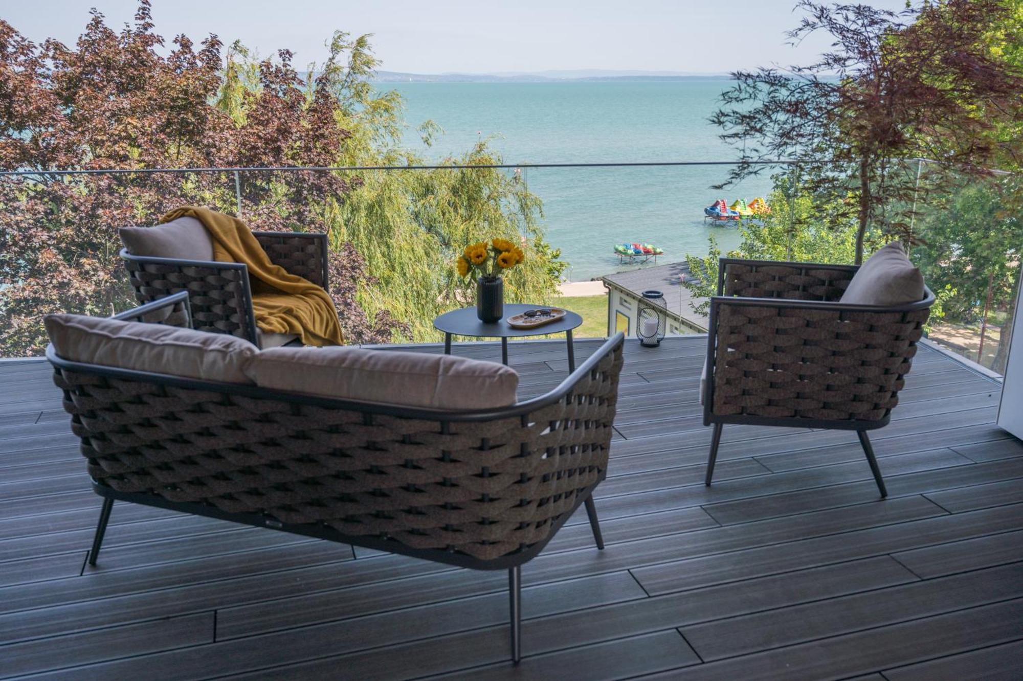 Bj81 Suite Hotel Siófok Esterno foto